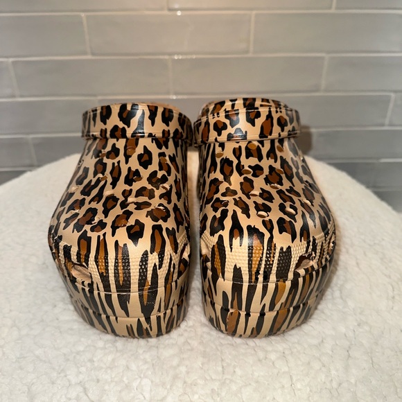 Leopard Print Platform Clogs - Picture 2 of 8